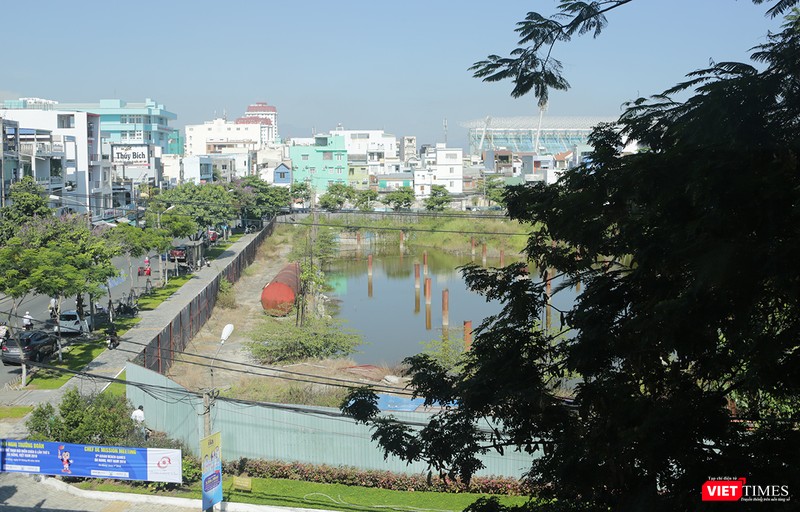 Dự án Khu phức hợp cao cấp thương mại, văn phòng, khách sạn và chung cư cao cấp Golden Square (của Công ty CP Địa ốc Đông Á); Dự án Đà Nẵng Center (Công ty CP Địa ốc Vũ Châu Long);…