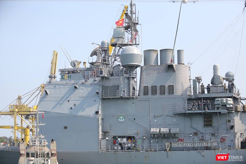 Sức mạnh của tuần dương hạm hộ tống siêu hàng không mẫu hạm đến Đà Nẵng ảnh 10