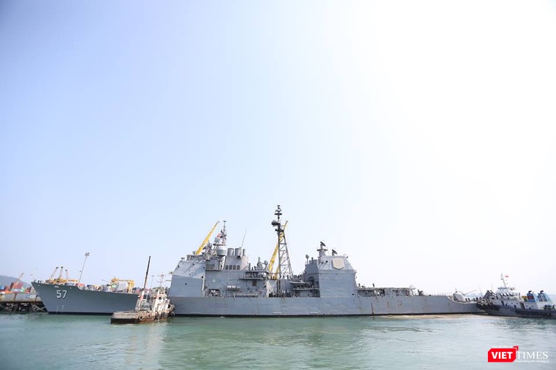 Sức mạnh của tuần dương hạm hộ tống siêu hàng không mẫu hạm đến Đà Nẵng ảnh 2