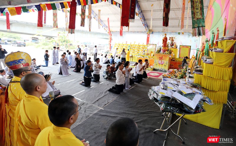 Tưởng niệm các liệt sỹ Gạc Ma: Mẹ lại khóc bên bài vị con ảnh 14