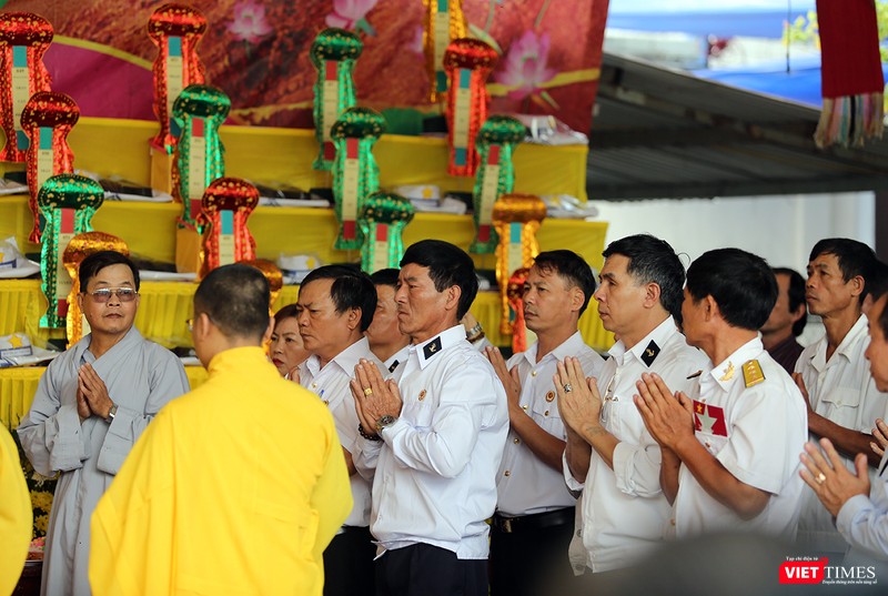 Tưởng niệm các liệt sỹ Gạc Ma: Mẹ lại khóc bên bài vị con ảnh 6