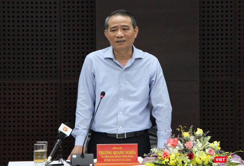 Bí thư Đà Nẵng Trương Quang Nghĩa cho rằng, việc tổ đầu tư 2 nút giao thông được Ban Thường vụ rất đồng tình nhưng cần giải pháp giao thông tồng thể trước, không nên như nước chảy không được chỗ này thì chỗ khác.