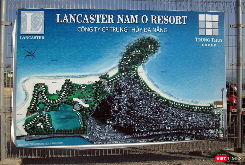 Mặc dù chưa có phương án được phê duyệt, nhưng chủ đầu tư khu du lịch đã dựng hàng rào, chắn, cách ly cuộc sống của người dân với biển, với các di tích tâm linh tại làng Nam Ô