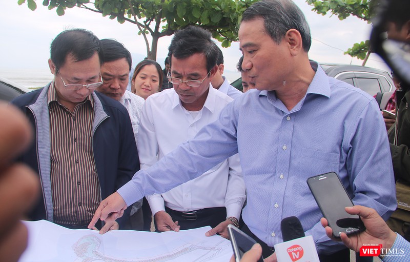 Sáng 22/3, Bí thư Đà Nẵng Trương Quang Nghĩa đã đi thị sát dự án khu du lịch Lancaster Nam O Resort ngang nhiên dựng hàng rào, chắn lối ra biển của người dân và yêu cầu mở rào chắn để dân xuống biển.