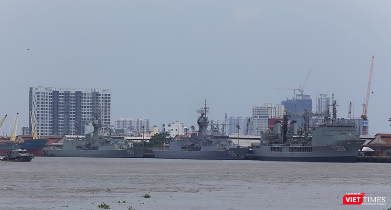 Đội tàu Hải quân Hoàng Gia Australia đến thăm TP.HCM ảnh 1