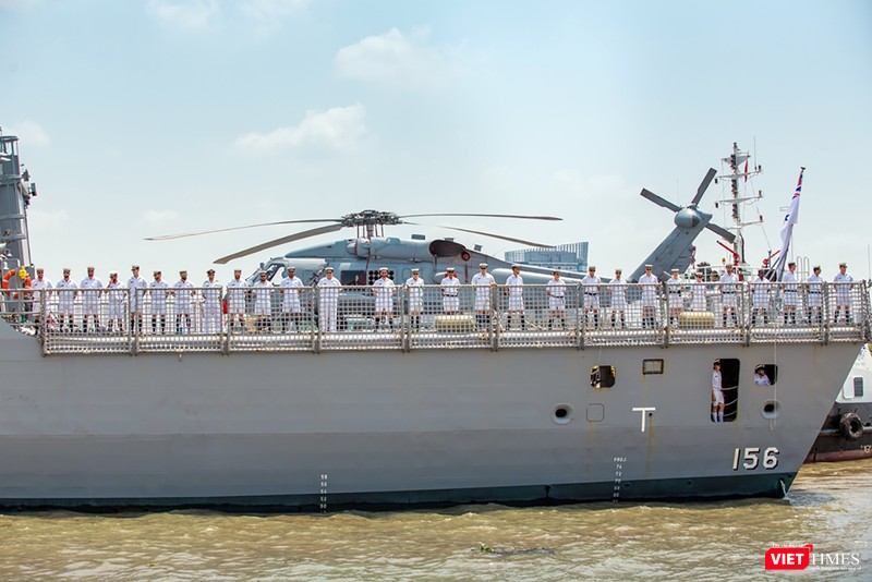 Đội tàu Hải quân Hoàng Gia Australia đến thăm TP.HCM ảnh 8
