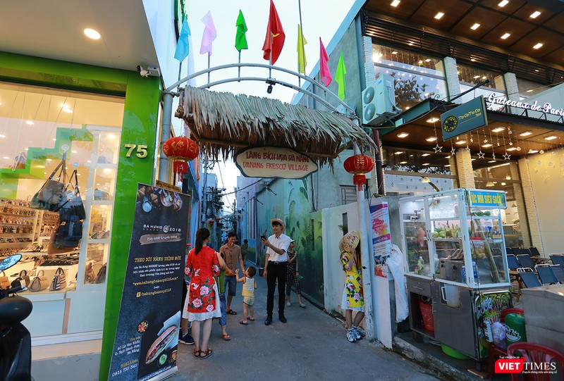 “Làng bích họa” gồm 15.000 bức vẽ, dài hơn 1km tại Đà Nẵng ảnh 1