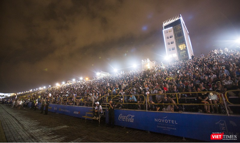 Pháo hoa Đà Nẵng 2018: Mãn nhãn “Bức họa Huyền thoại của những cây cầu” ảnh 1