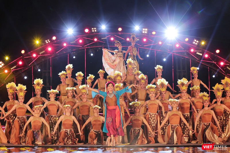 Khai hội pháo hoa Đà Nẵng: Mở lòng hòa cùng niềm vui chung cả nước ảnh 8