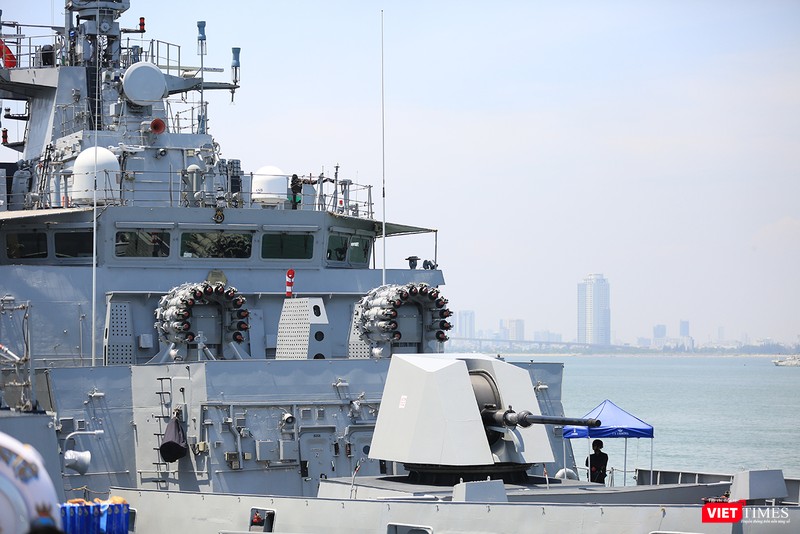 Sức mạnh của tàu hộ vệ tên lửa INS Kamorta và “siêu hậu cần” INS Shakti-Hải quân Ấn Độ ở Đà Nẵng ảnh 10