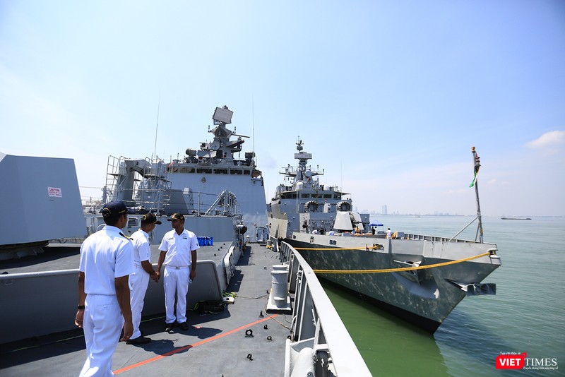 Sức mạnh của tàu hộ vệ tên lửa INS Kamorta và “siêu hậu cần” INS Shakti-Hải quân Ấn Độ ở Đà Nẵng ảnh 17