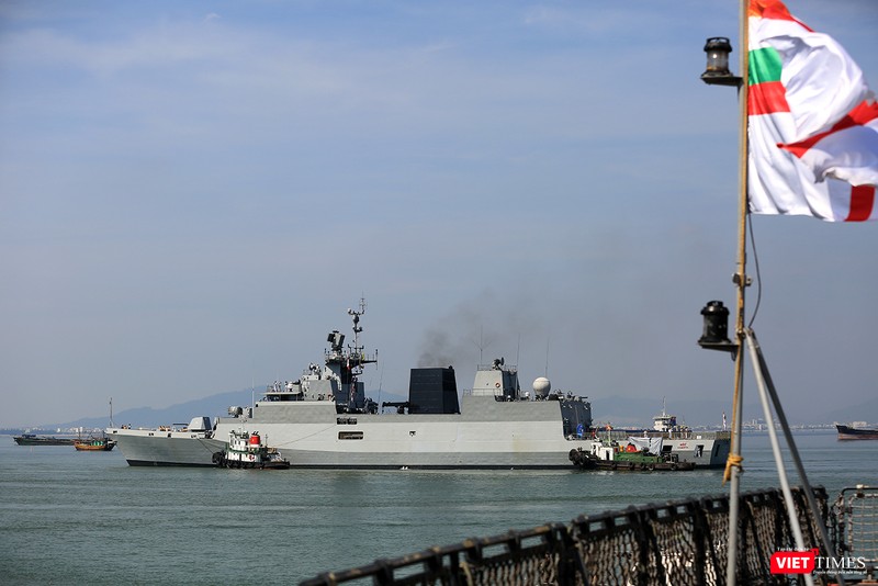 Sức mạnh của tàu hộ vệ tên lửa INS Kamorta và “siêu hậu cần” INS Shakti-Hải quân Ấn Độ ở Đà Nẵng ảnh 1
