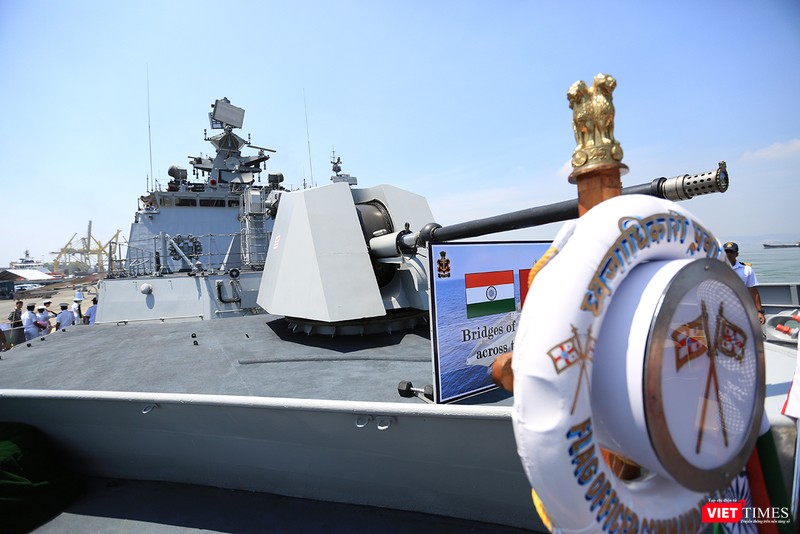 Cận cảnh chiến hạm INS Sahyadri (F-49) của Hải quân Ấn Độ tại Đà Nẵng ảnh 12