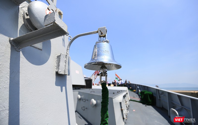 Cận cảnh chiến hạm INS Sahyadri (F-49) của Hải quân Ấn Độ tại Đà Nẵng ảnh 14