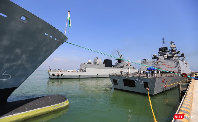 Cận cảnh chiến hạm INS Sahyadri (F-49) của Hải quân Ấn Độ tại Đà Nẵng ảnh 16