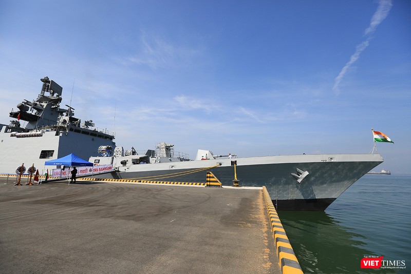 Cận cảnh chiến hạm INS Sahyadri (F-49) của Hải quân Ấn Độ tại Đà Nẵng ảnh 2
