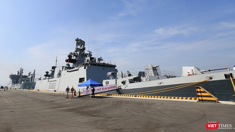 Cận cảnh chiến hạm INS Sahyadri (F-49) của Hải quân Ấn Độ tại Đà Nẵng ảnh 3