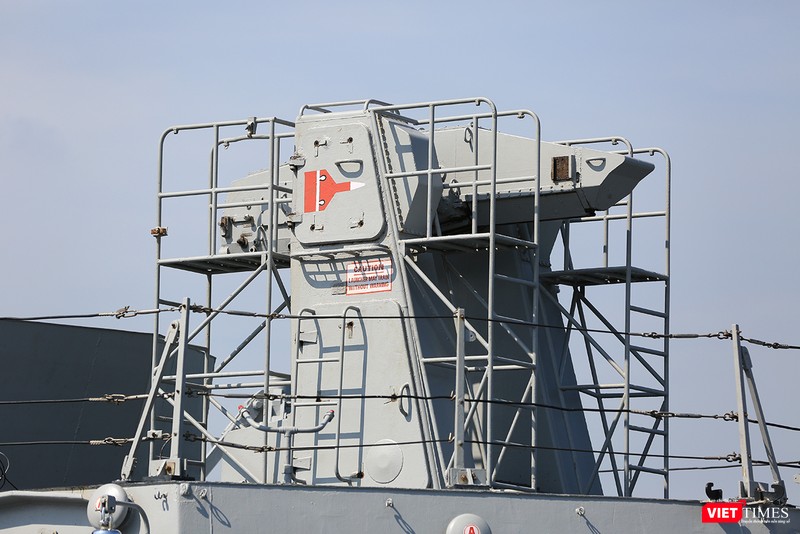 Cận cảnh chiến hạm INS Sahyadri (F-49) của Hải quân Ấn Độ tại Đà Nẵng ảnh 8