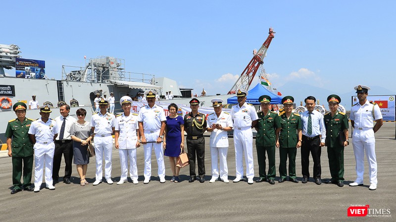 Đội tàu Hải quân Ấn Độ và gần 1.000 binh sĩ cập cảng Đà Nẵng  ảnh 4