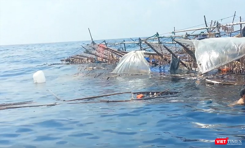 Tàu cá ngư dân bị chìm trên biển