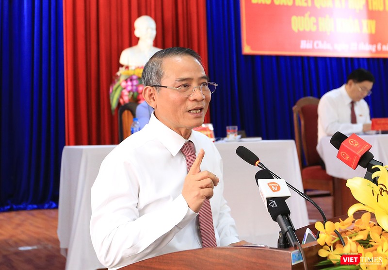 Tại Buổi tiếp xúc cử tri quận Hải Châu của Đoàn đại biểu Quốc hội TP Đà Nẵng diễn ra sáng 22/6, ông Trương Quang Nghĩa, Bí thư Thành ủy, Trưởng đoàn Đại biểu Quốc hội TP Đà Nẵng cũng đã thông tin về việc xử lý sai phạm tại Dự án Tổ hợp Khách sạn Mường Thanh và Căn hộ cao cấp Sơn Trà Tại Buổi tiếp xúc cử tri quận Hải Châu của Đoàn đại biểu Quốc hội TP Đà Nẵng diễn ra sáng 22/6, ông Trương Quang Nghĩa, Bí thư Thành ủy, Trưởng đoàn Đại biểu Quốc hội TP Đà Nẵng cũng đã thông tin về việc xử lý sai phạm tại Dự án Tổ hợp Khách sạn Mường Thanh và Căn hộ cao cấp Sơn Trà