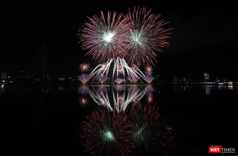 Lễ hội pháo hoa quốc tế Đà Nẵng- DIFF 2018 đã khép lại, đội đến từ Ý đã vô địch DIFF 2018. 