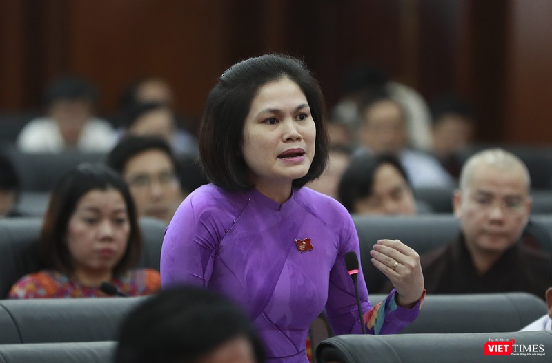 Theo đại biểu Lê Thị Mỹ Hạnh, sau kết luận của Thanh tra Chính phủ, thành phố cũng có rất nhiều nổ lực khắc phục hạn chế trong công tác quản lý đất đai nói chung và các dự án ven biển nói riêng, tuy nhiên việc xử lý các nhà đầu tư dự án công chậm tiến độ cần công khai