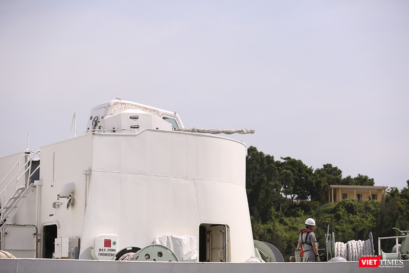 Cận cảnh pháo hạm