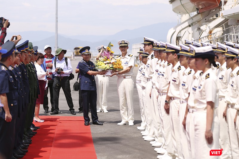 Lễ đón được tiến hành tại Cảng Tiên Sa