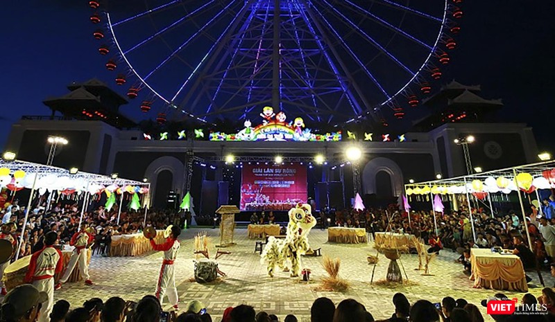 Biểu diễn lân sư rồng tại Công viên Sun World Danang Wonders