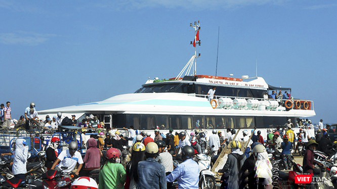 Từ ngày 9/3, Quảng Ngãi tạm dừng cấp phép cho du khách ra vào đảo Lý Sơn 