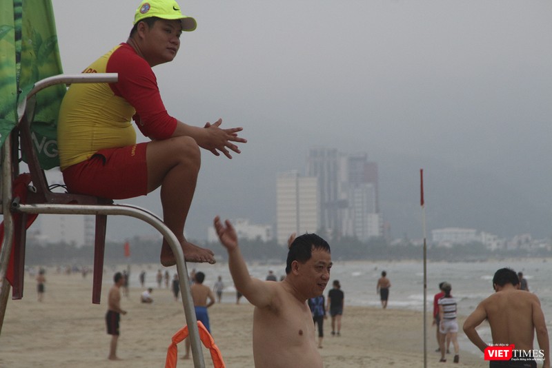 Một góc bãi biển du lịch Đà Nẵng