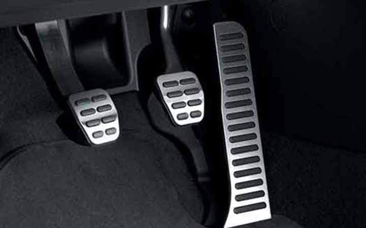 Những thói quen xấu “giết chết” ô tô của bạn ảnh 7