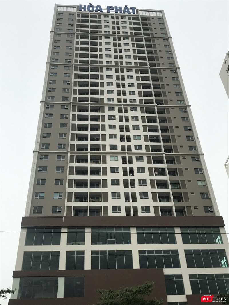 Khu vực dịch vụ thương mại từ tầng 1 đến tầng 6 chưa thi công hoàn thiện. Ảnh: Nguyễn Hiếu