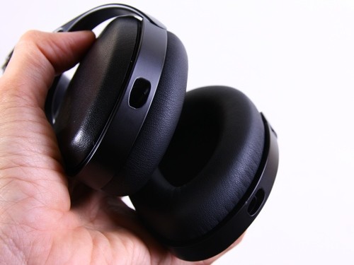 Cáp tín hiệu âm thanh có thể tháo rời khỏi củ tai.