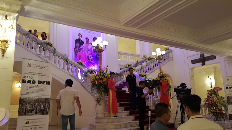 Video: “Biệt đội Báo Đen” khốc liệt và lãng mạn trên sân khấu Nhà hát Lớn ảnh 3