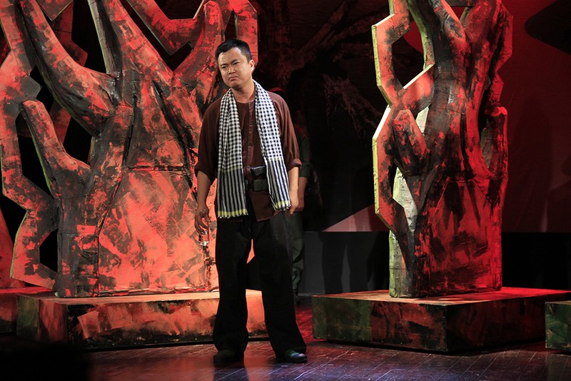 Video: “Biệt đội Báo Đen” khốc liệt và lãng mạn trên sân khấu Nhà hát Lớn ảnh 7