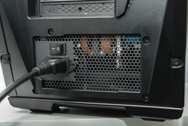 Cận cảnh PC chuyên game Asus ROG GT51 giá 60 triệu đồng ảnh 4