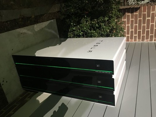 Powerwall 2 có thể cấp điện cả ngày cho một căn hộ 4 phòng ngủ.