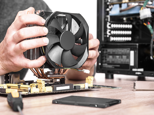 Quạt tản nhiệt giúp làm mát các thành phần khác và giúp hệ thống hoạt động ổn định hơn.
