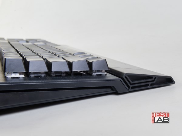 Chút kiểu cách nơi đế lót cổ tay.