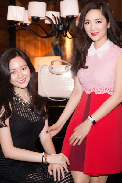 Anh Sa được khen là "bản sao hoàn hảo" của mẹ.