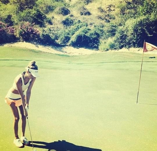 Nóng bỏng thiên thần nội y  Victoria's Secret và bí quyết giữ dáng ít người biết tới ảnh 12