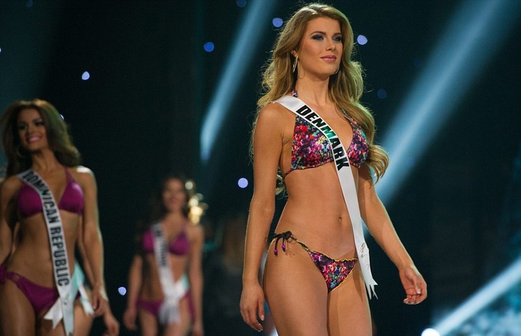 Mãn nhãn với đường cong của 81 người đẹp tham gia Hoa hậu Hoàn vũ 2015 ảnh 11