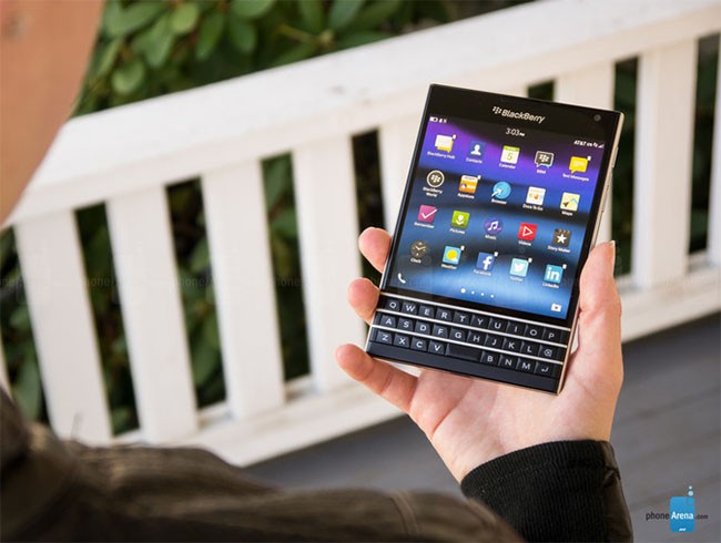 Tổng hợp 10 điện thoại với thiết kế bàn phím “hài hước” nhất thế kỷ ảnh 8