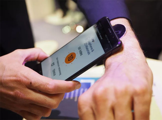 Sạc điện thoại chỉ mất 7 giây với công nghệ pin graphene, tin được không? ảnh 4