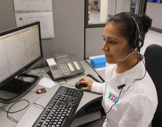 Làm thế nào để thoát khỏi thang máy bị kẹt khi không có trợ giúp? ảnh 4