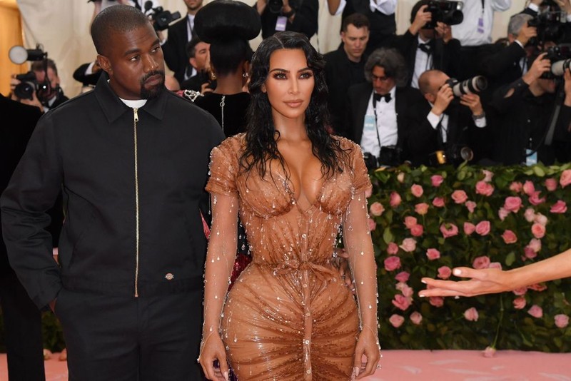 Kim Kardashian ở vị trí thứ 4 (US $ 910.000 mỗi bài)