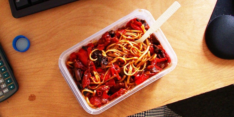 Nếu cứ giữ 25 thói quen này tại văn phòng, sớm muộn bạn cũng bị "tẩy chay"  ảnh 4