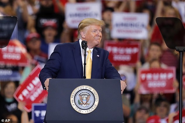 Một thỏa thuận thương mại giữa Mỹ và Trung Quốc vừa được ký kết. Ảnh: Daily Mail Ảnh: Daily Mail